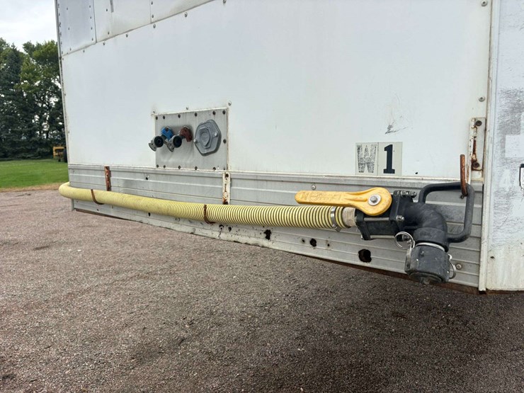 1991-utility-45'-image-9