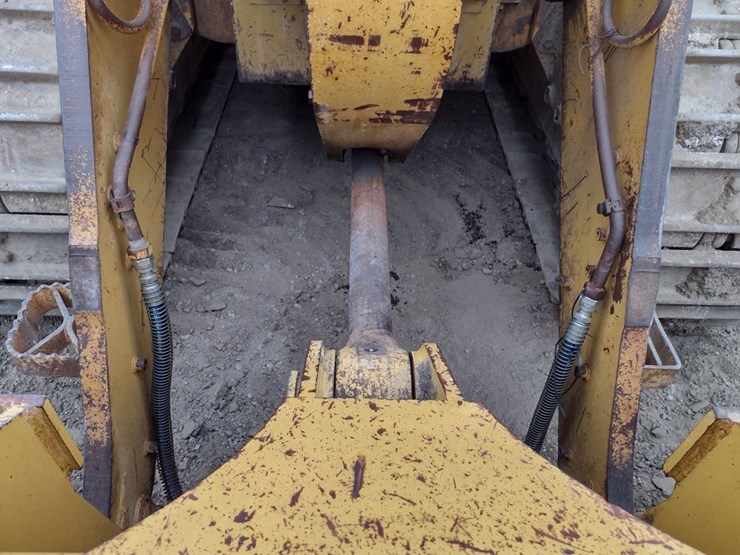 2019-caterpillar-963c-image-35