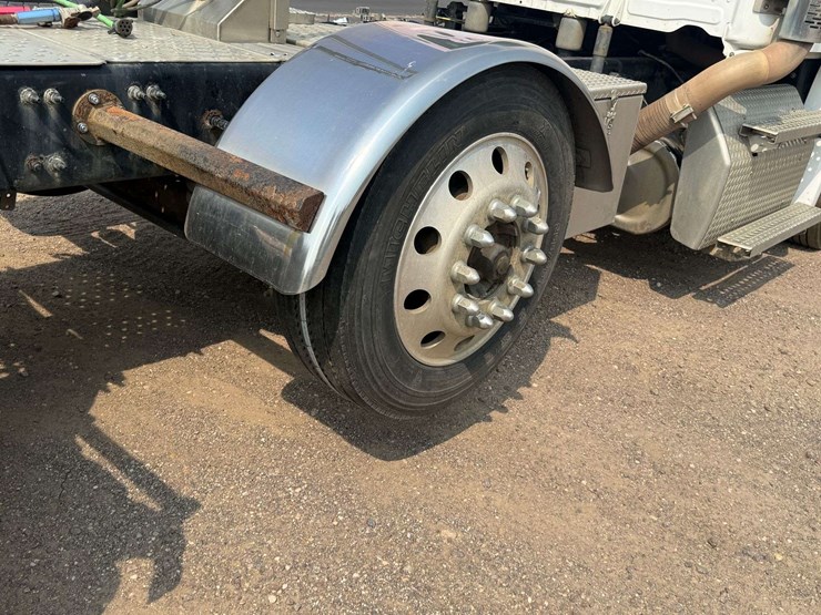 2024-freightliner-semi,-cummins-x15-engine,-420,478-miles,-10-speed,-full-locking-rear-ends,-tri-axl-image-27