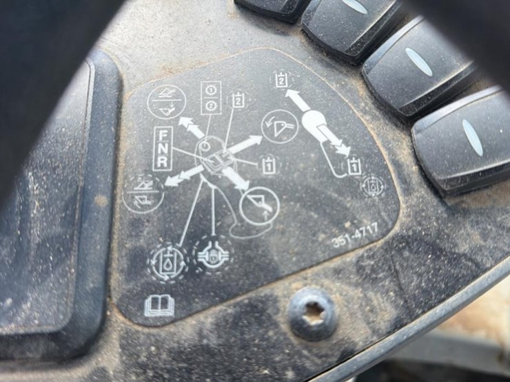 2015-caterpillar-908h2-image-42