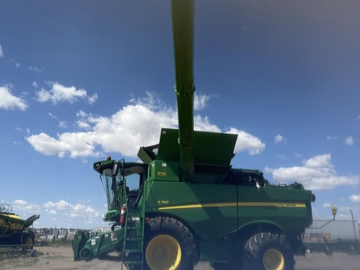 2020-john-deere-s790-image-130