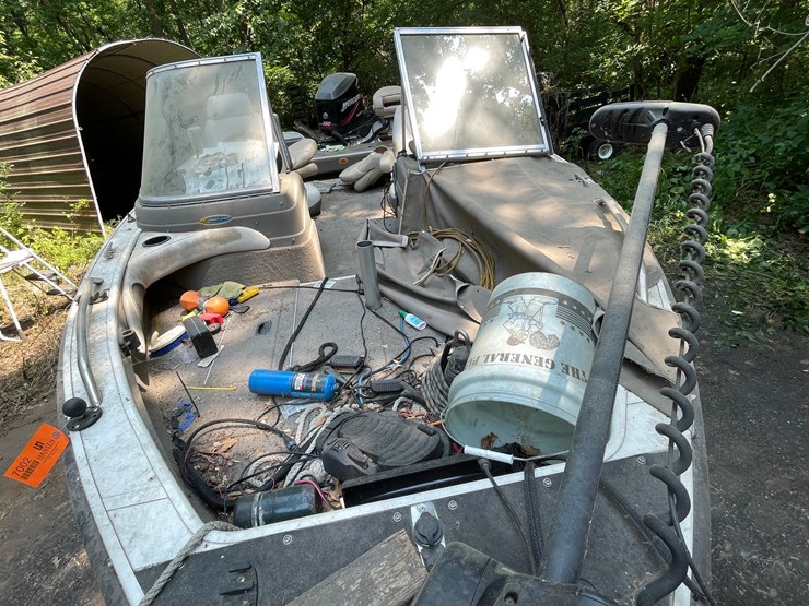 #7002-•-2004-crestliner-2050-sportfish-boat-&-trailer-(mn-title-in-delay)-image-23