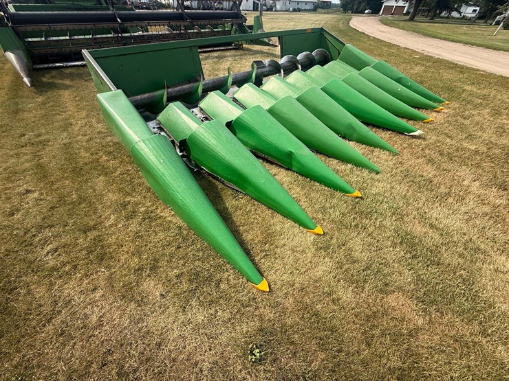 john-deere-8-image-4