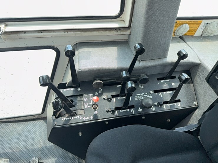 case-2590-tractor-image-36
