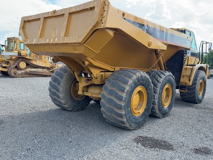 caterpillar-730-image-8