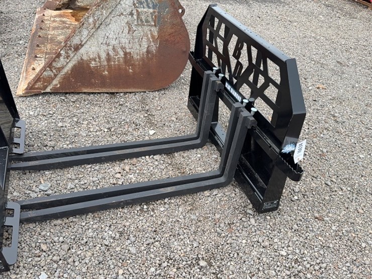 #2066-•-blue-diamond-48"-skid-steer-brick-image-1