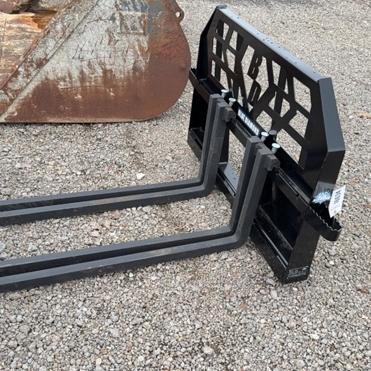 #2066 • BLUE DIAMOND 48" SKID STEER BRICK