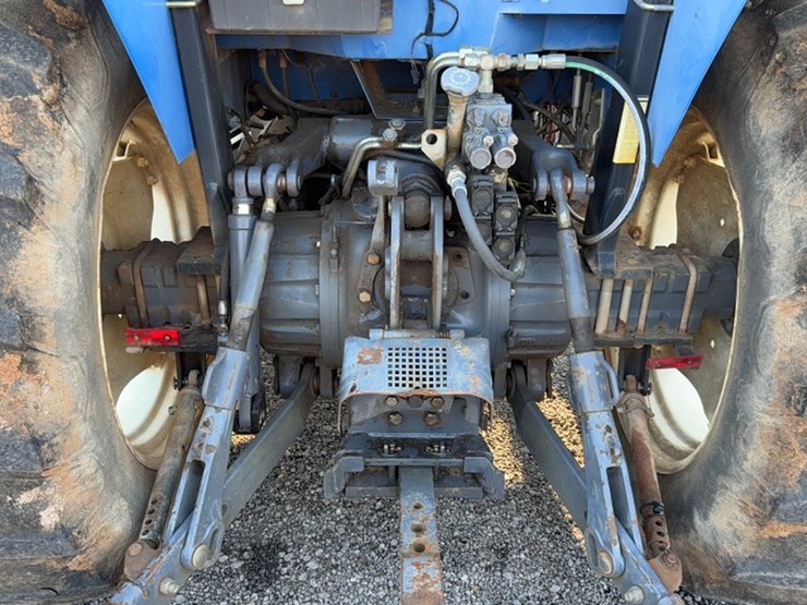 new-holland-ts100-image-11