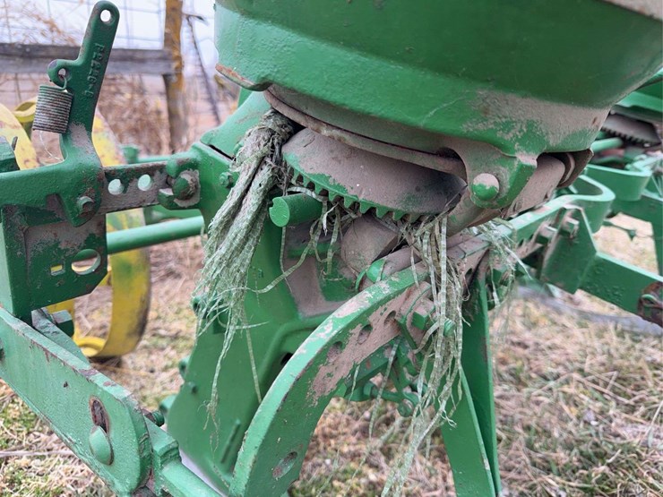 john-deere-two-row-planter-image-20