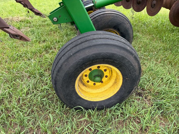john-deere-2700-image-36