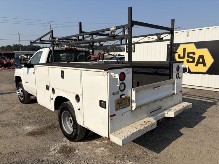 2016-chevrolet-silverado-3500-image-6