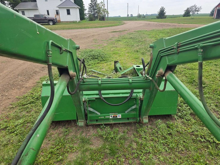 john-deere-148-image-21