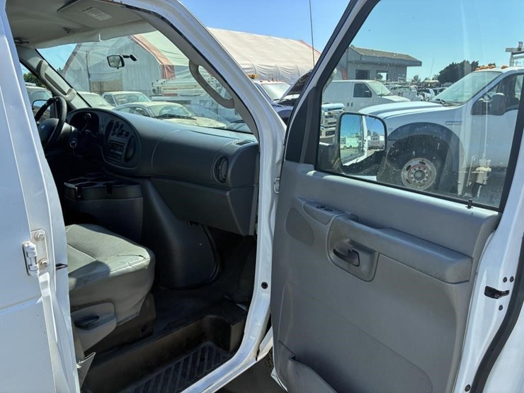 2007-ford-e350-image-13