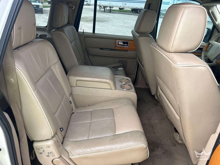 2007-lincoln-navigator-image-21