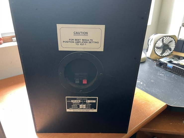 #7313-•-(2)-yamaha-speakers-image-7
