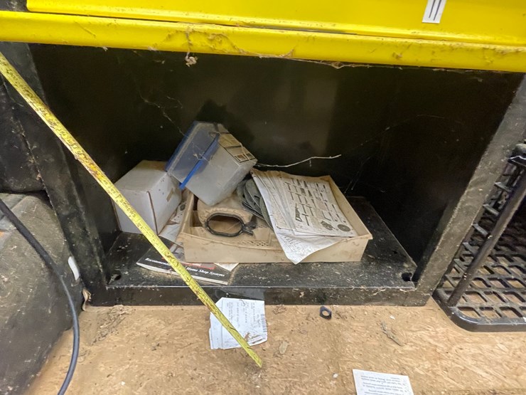 #7110-•-small-tool-box-and-contents-image-7