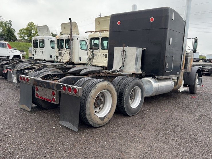 peterbilt-379-image-7