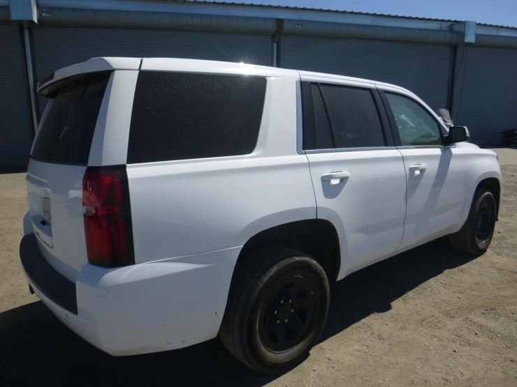 2019-chevrolet-tahoe-image-3