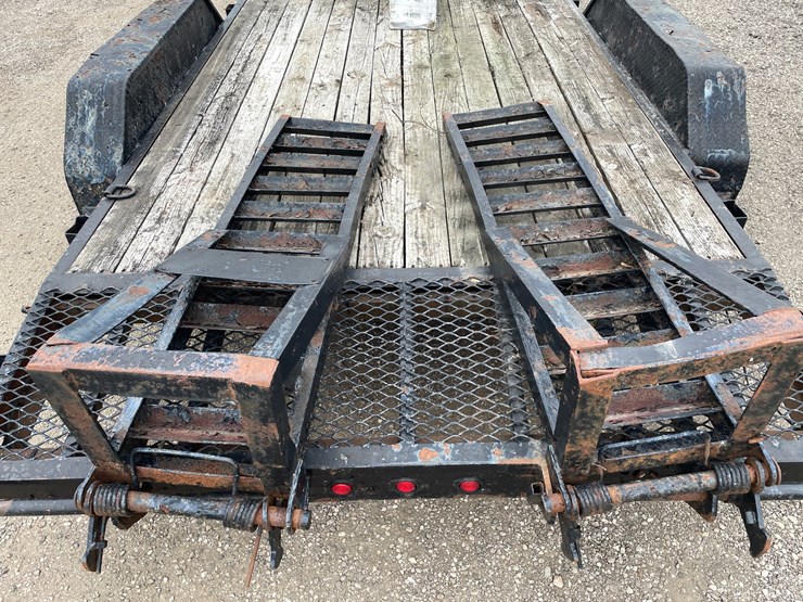 #2382-•-18'-tandem-axle-equipment-trailer-(no-title)-image-20