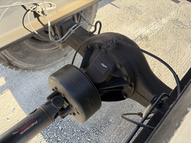 2021-ford-f650-image-36