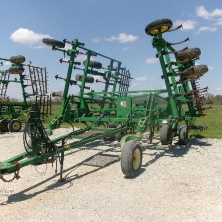2003 JOHN DEERE 2210