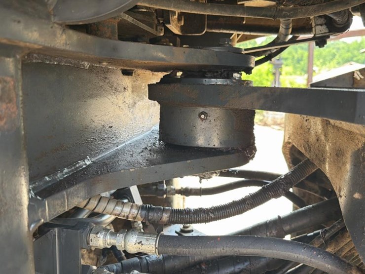 2012-komatsu-wa200-image-18