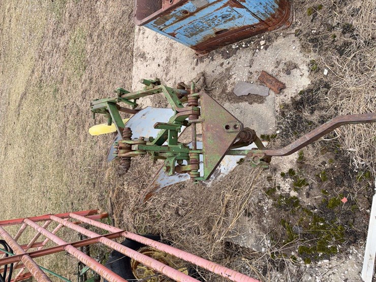 john-deere-two-bottom-plow-image-4