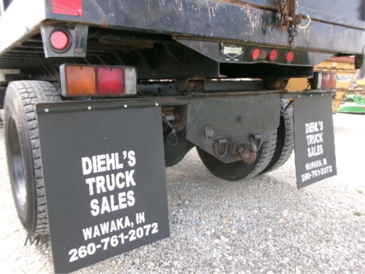 2010-freightliner-business-class-m2-112-image-27