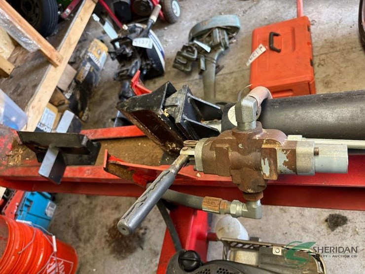 huskee-22-ton-log-splitter,-briggs-&-stratton-6hp-engine-image-6