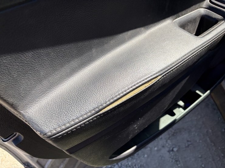 2018-ford-explorer-image-27