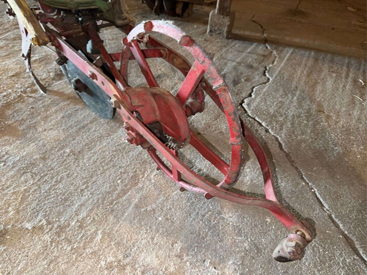 john-deere-walking-planter-image-4