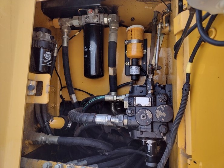 deere-700h-lt-image-31