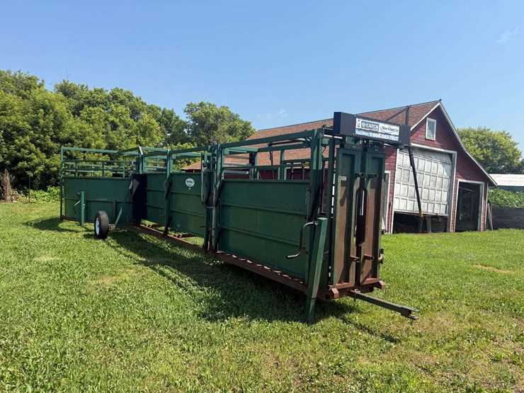 northstar-alley-and-tub,-fully-adjustable,-2-doors-on-alley,-q-catch-headgate,-complete-image-3