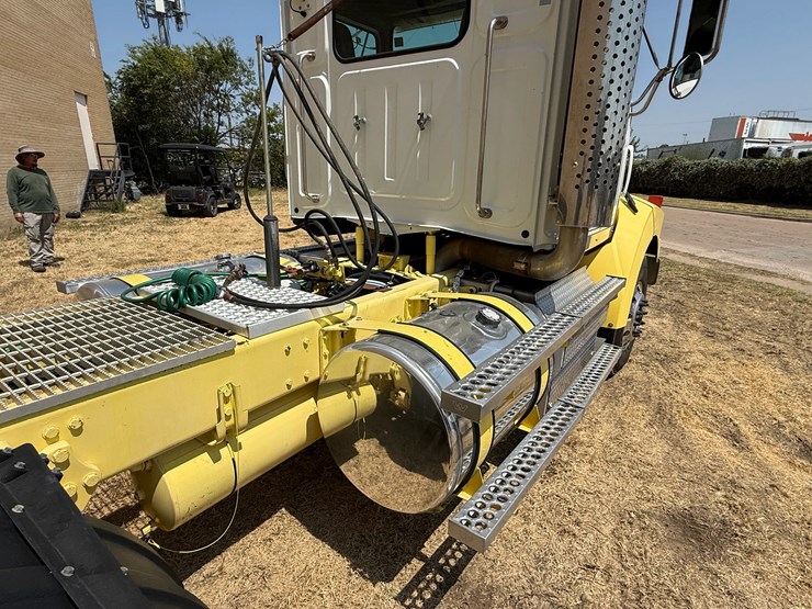 2015-western-star-4900-image-12
