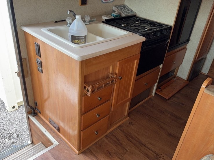 #3000-•-2007-winnebago-vista-30'-motorhome-image-30