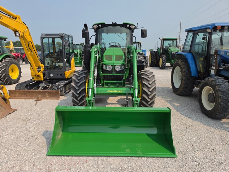 2022-john-deere-6110m-image-2