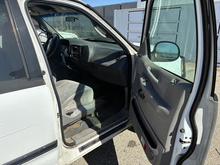 2001-ford-expedition-image-10