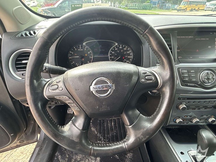 2017-nissan-pathfinder-image-13