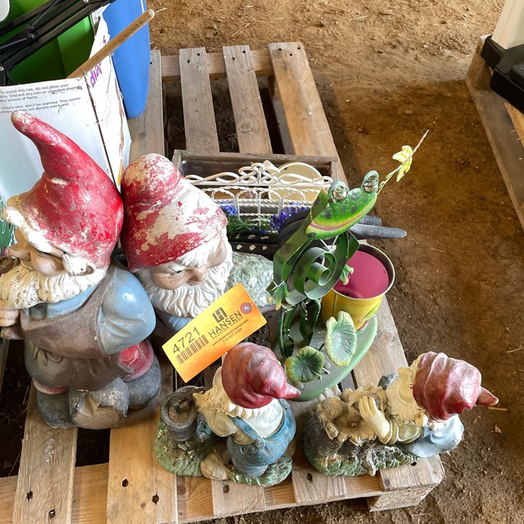 #4721 • Garden Items