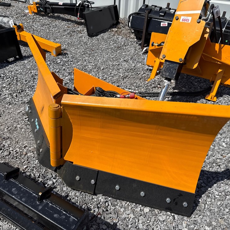 #6044 • FUTURE 72" SKID STEER V-SHAPE SNOW BLADE
