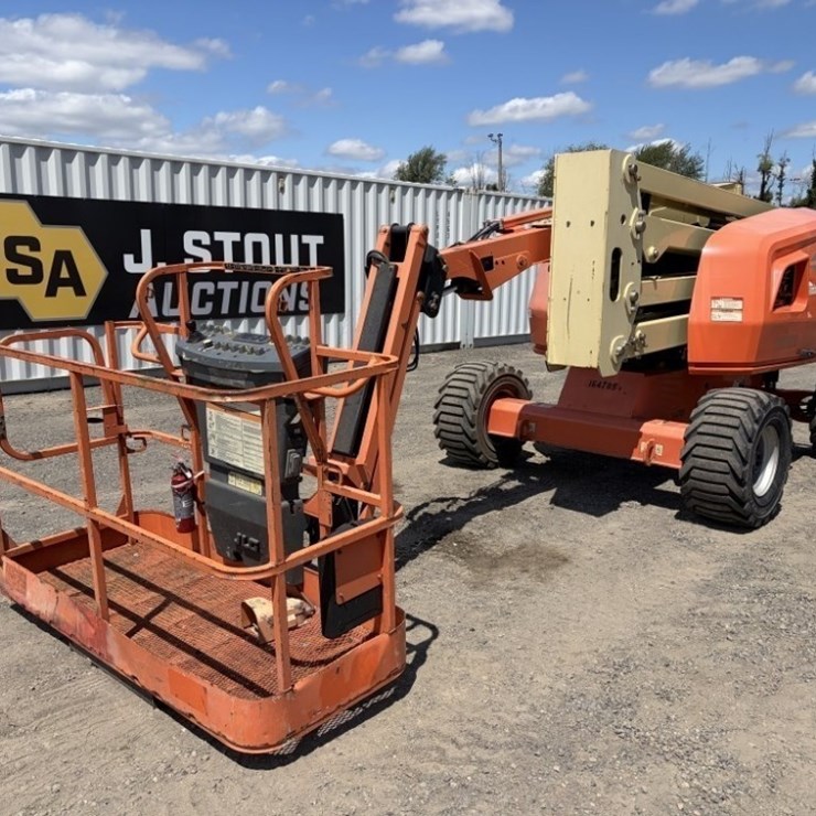 2016 JLG 450AJ