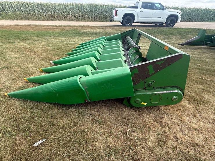 john-deere-8-image-10