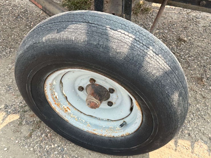 home-made-header-trailer-for-30’-bean-head-image-9