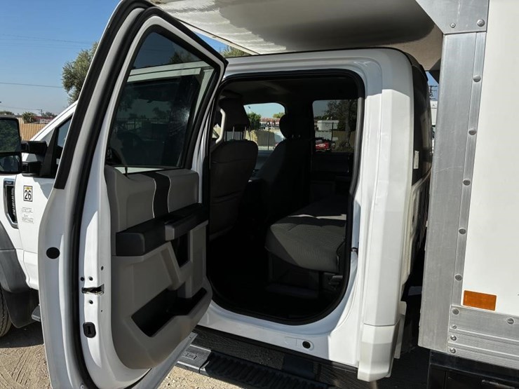 2018-ford-f550-xlt-image-17