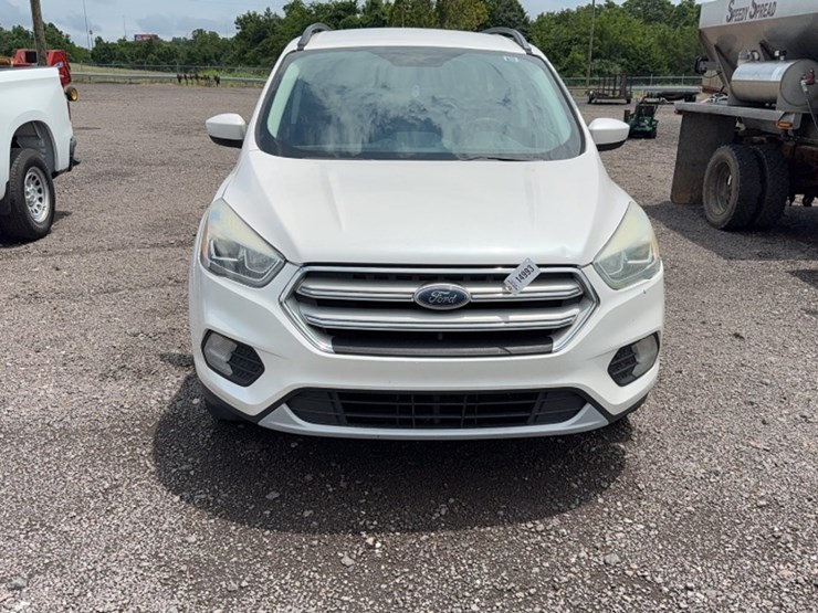 2017-ford-escape-image-2