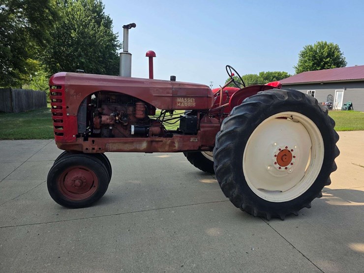 1951-massey-ferguson-44-image-14