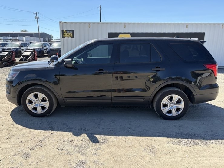 2017-ford-explorer-image-7