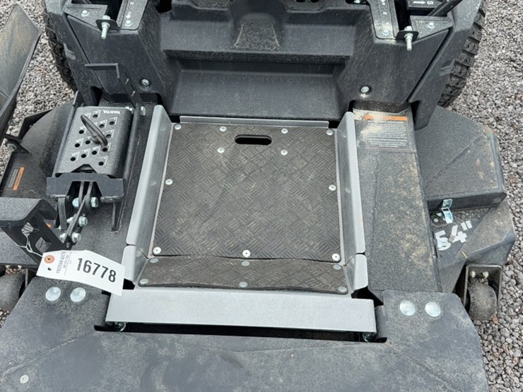 #3068-•-yakta-yxr-610-zero-turn-mower-image-5