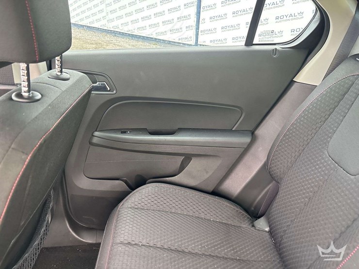 2015-chevrolet-equinox-image-21