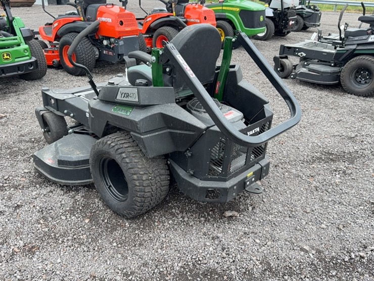 #3088-•-yakta-yxr-410-zero-turn-mower-image-10